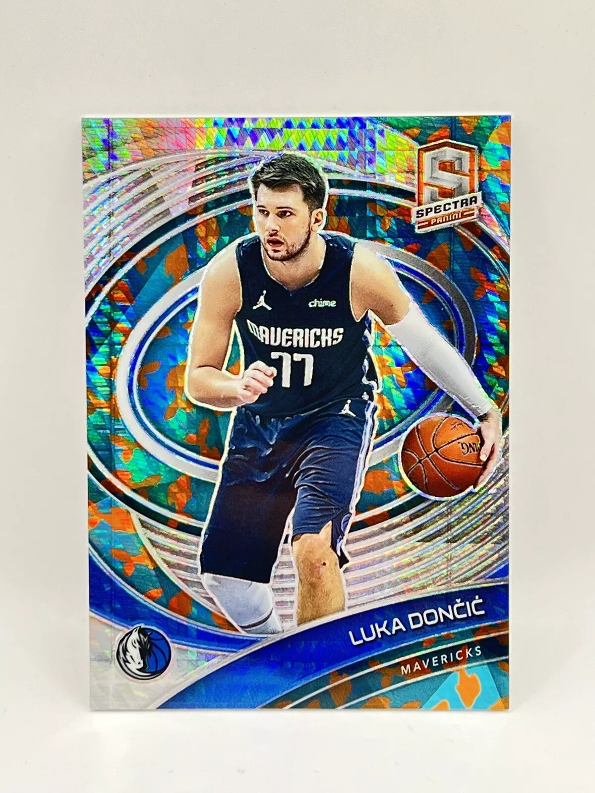 2020 Panini Spectra Luka Doncic Blue Orange Goldfish Variation /49 Mavericks