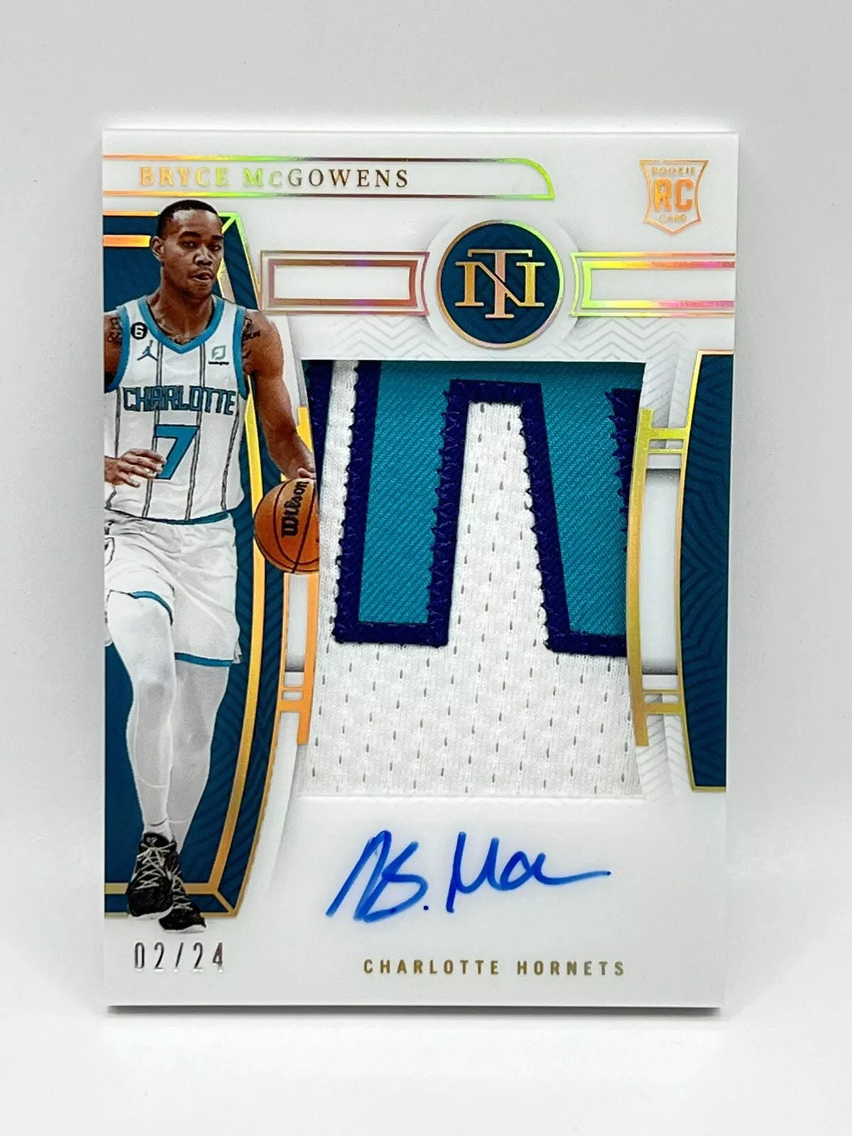 2022 Panini National Treasures Bryce McGowens Gold Rookie Patch Auto /24 Hornets